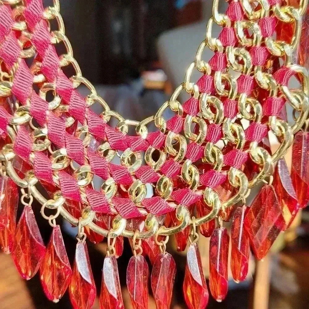 Glass Beaded Faceted Goldtone Choker Bib‎ Red
